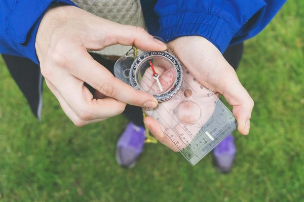 Comment explorer les volcans actifs en Islande sans guide touristique ?